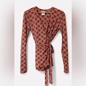 CABI Red White Top Stretch Signet Chain Ringleader Wrap Tie Plunge Neck Size XS